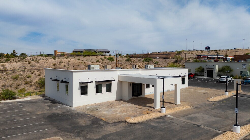 160 Alto Mesa dr, El Paso, TX à louer - Photo de l’immeuble – Image 3 sur 30
