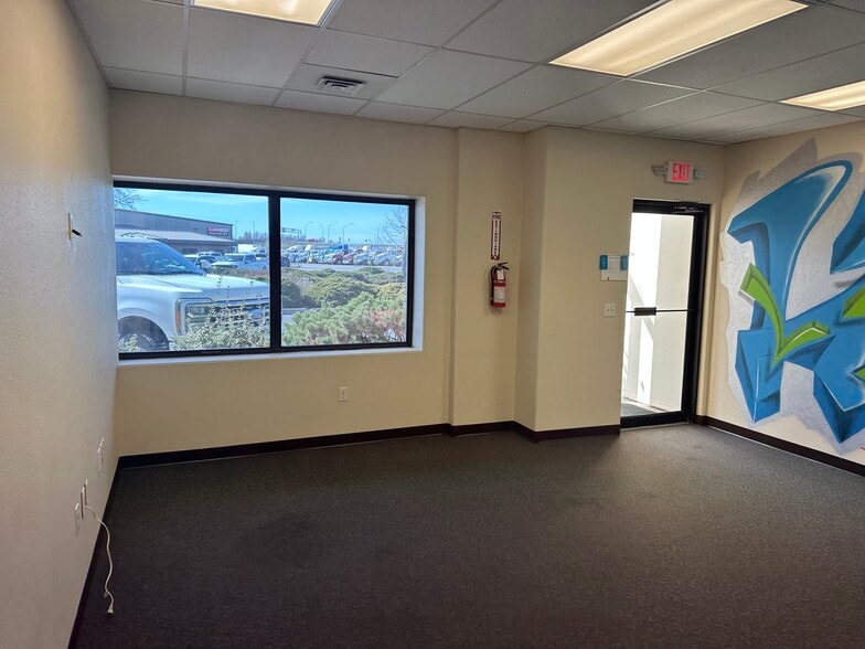 2407 N Commercial Ave, Pasco, WA à louer - Photo de l’immeuble – Image 2 sur 13