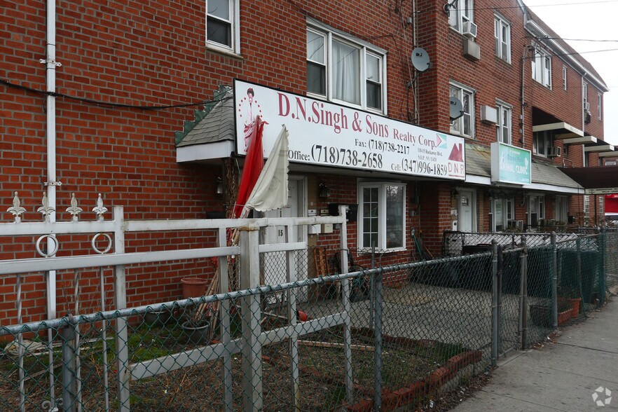 11015 Rockaway Blvd, South Ozone Park, NY à louer - Photo de l’immeuble – Image 3 sur 4
