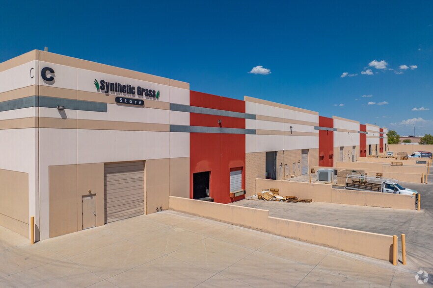 1250 N Fairway Dr, Avondale, AZ à louer - Photo de l’immeuble – Image 2 sur 8