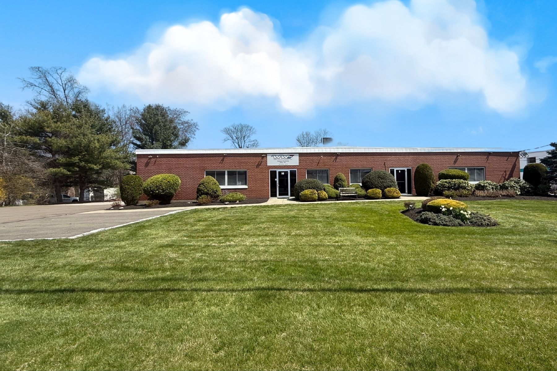 90 Woodmont Rd, Milford, CT à louer Photo de l’immeuble– Image 1 sur 13