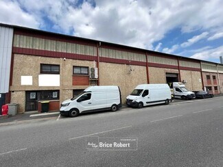 Plus de détails pour Local d'activités à louer