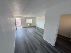 1022-28 Broadway, El Cajon, CA à louer Photo intérieure– Image 1 sur 1