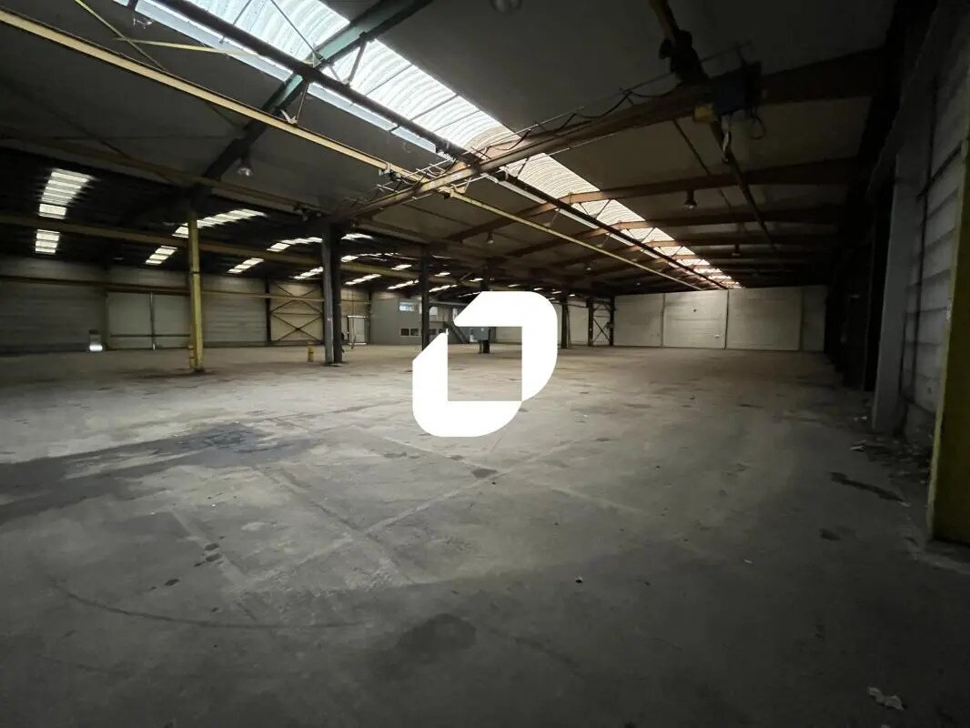 Local d’activités dans Lens à louer Photo de l’immeuble– Image 1 sur 12