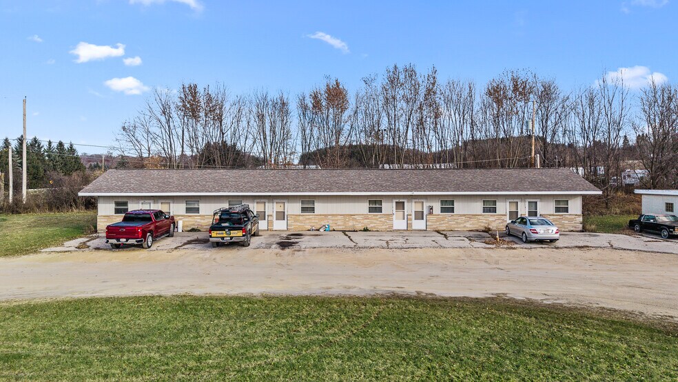 4991 Arthur Rd, Slinger, WI à vendre - Photo de l’immeuble – Image 1 sur 41