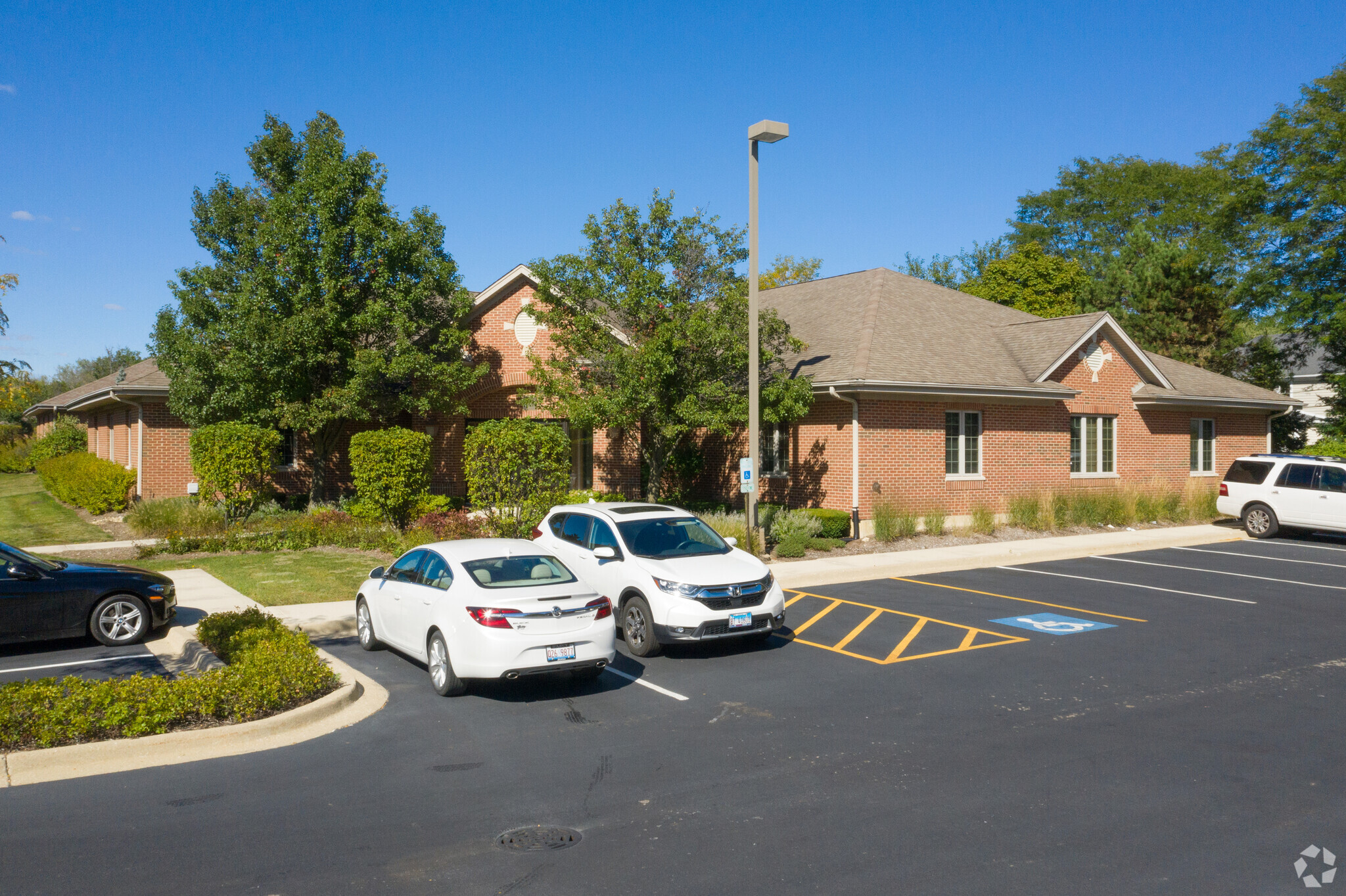 6833-6837 S Kingery Hwy, Willowbrook, IL à louer Photo de l’immeuble– Image 1 sur 6