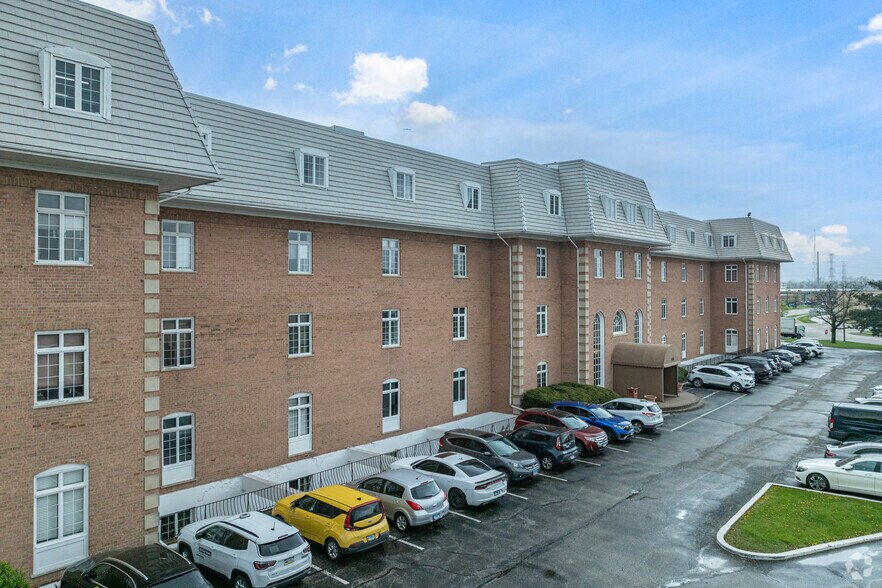 188 Industrial Dr, Elmhurst, IL à louer - Photo de l’immeuble – Image 3 sur 5