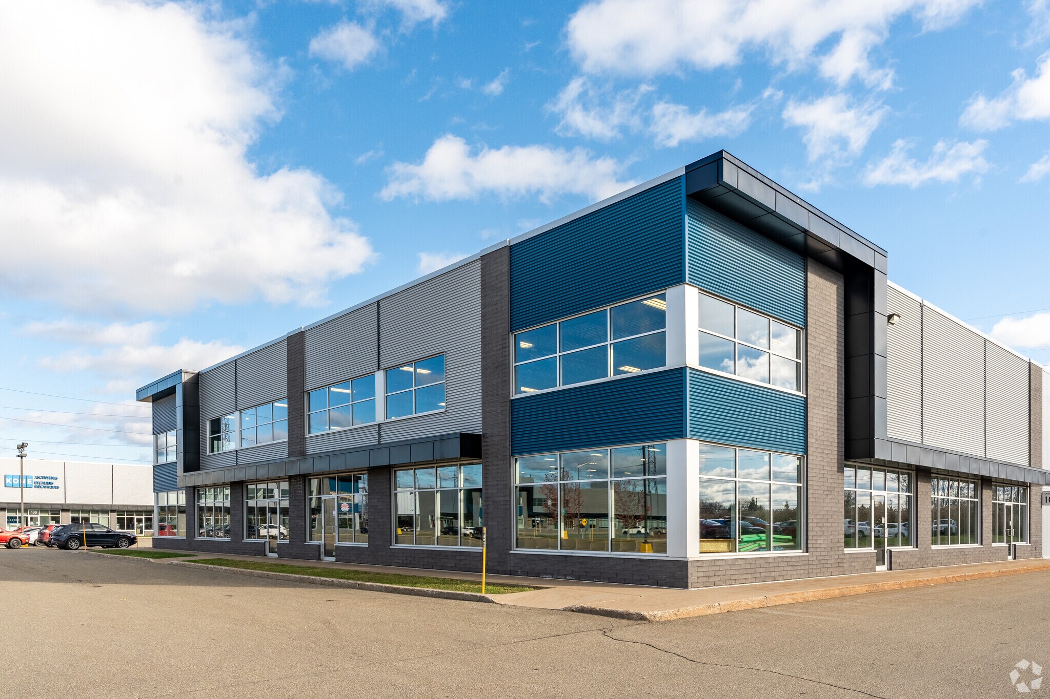 185 Rue Fortin, Québec, QC à louer Photo principale– Image 1 sur 18