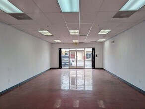 82590 Hwy 111, Indio, CA à louer Photo intérieure– Image 1 sur 4