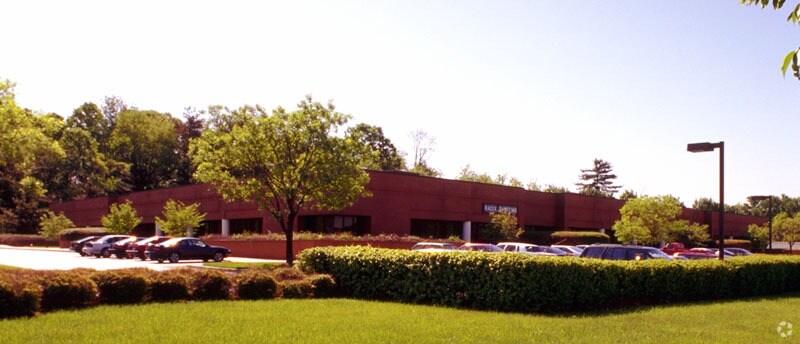 201 Perry Pky, Gaithersburg, MD à louer - Photo de l’immeuble – Image 2 sur 5