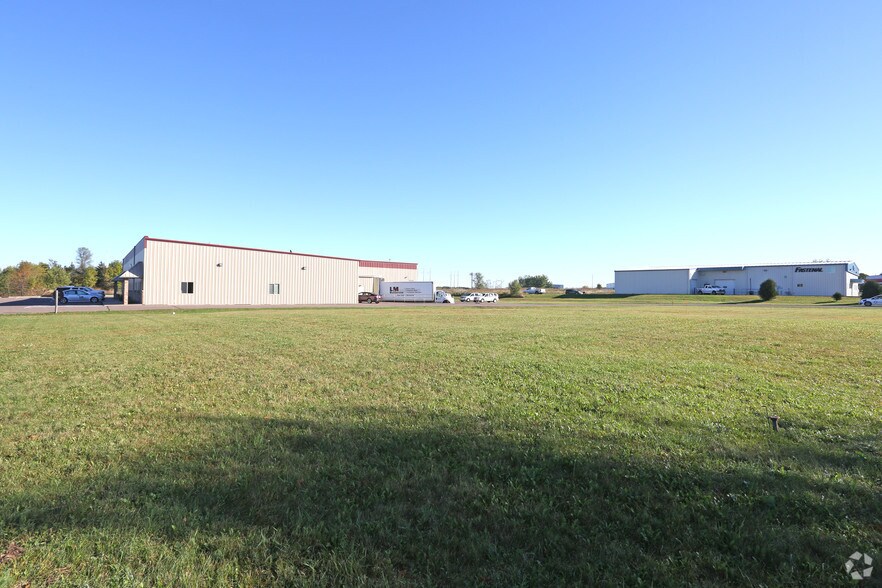 Truax Blvd, Eau Claire, WI à louer - Photo de l’immeuble – Image 1 sur 4