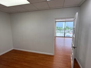 3325 Hollywood Blvd, Hollywood, FL à louer Photo intérieure– Image 2 sur 7