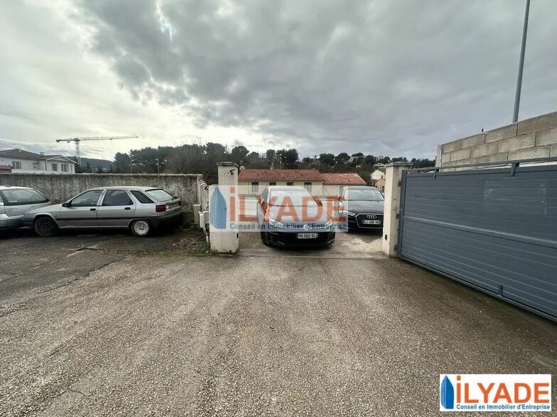 Local d'activités dans Aubagne à vendre - Photo de l’immeuble – Image 2 sur 20