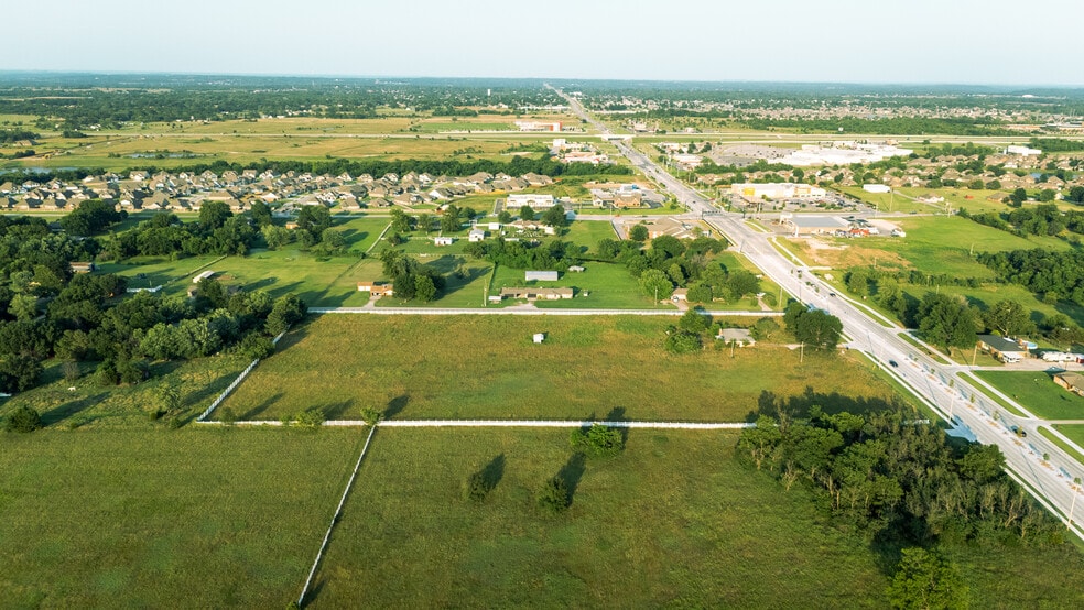 12525 E 116th St, Collinsville, OK à vendre - Photo de l’immeuble – Image 2 sur 16