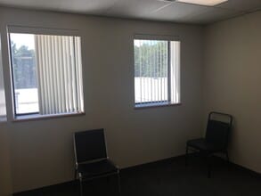 201-205 Oak St, Pembroke, MA à louer Photo intérieure– Image 2 sur 6