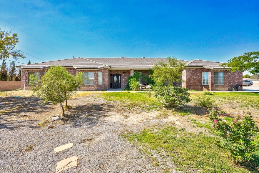 6465 W Quail Ave, Las Vegas, NV à louer - Photo de l’immeuble – Image 3 sur 7