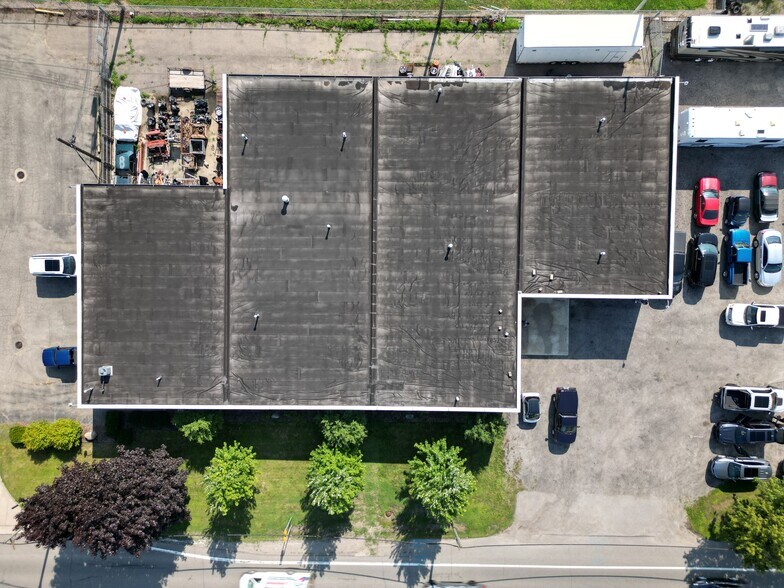 8400 N Lilley Rd, Canton Township, MI à vendre - Photo de l’immeuble – Image 2 sur 6