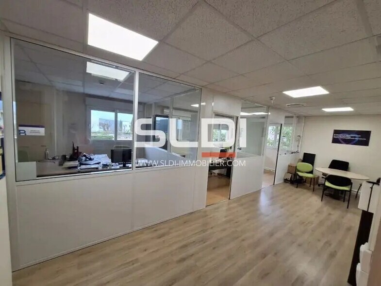 89 Avenue Du Progrès, Chassieu à louer - Photo intérieure – Image 2 sur 4
