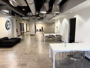 8447 Wilshire Blvd, Beverly Hills, CA à louer Photo intérieure– Image 1 sur 4