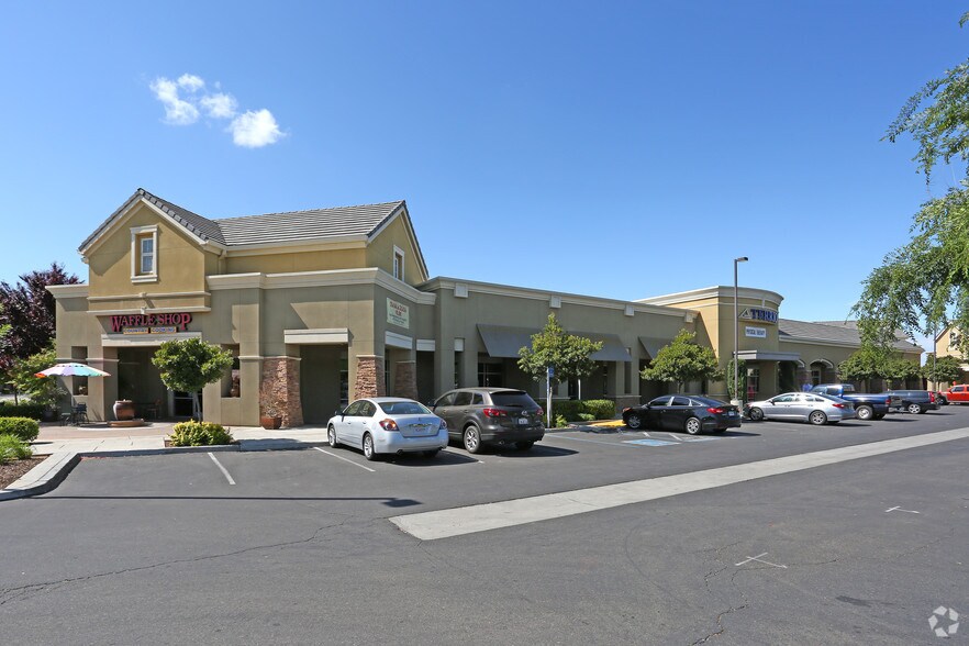 4045 W Figarden Dr, Fresno, CA à louer - Photo principale – Image 2 sur 2
