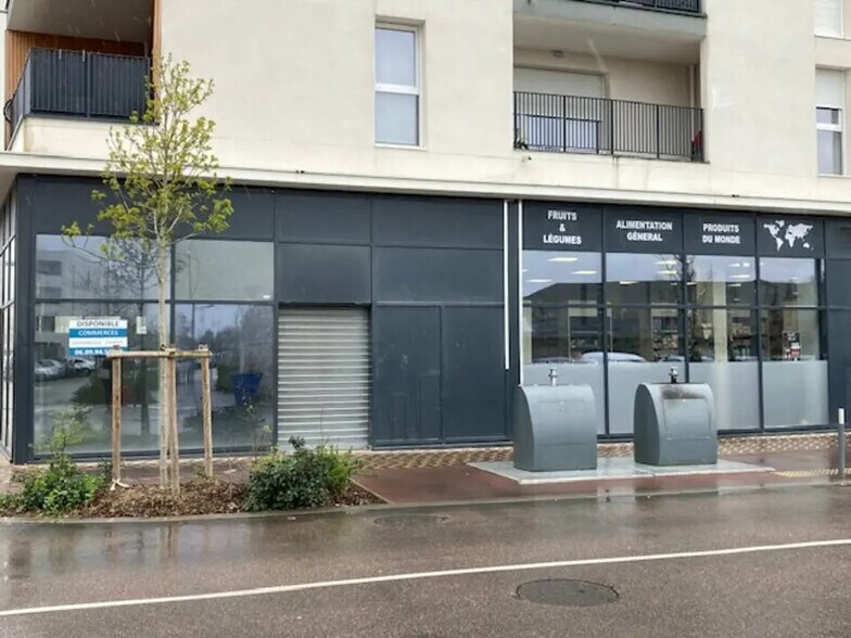 Local commercial dans Bondoufle à vendre - Photo de l’immeuble – Image 2 sur 6
