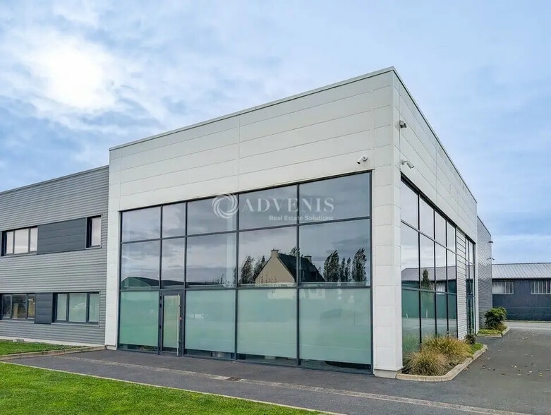 Local d’activités dans Saint-Jouan-des-Guérets à louer - Photo de l’immeuble – Image 3 sur 9