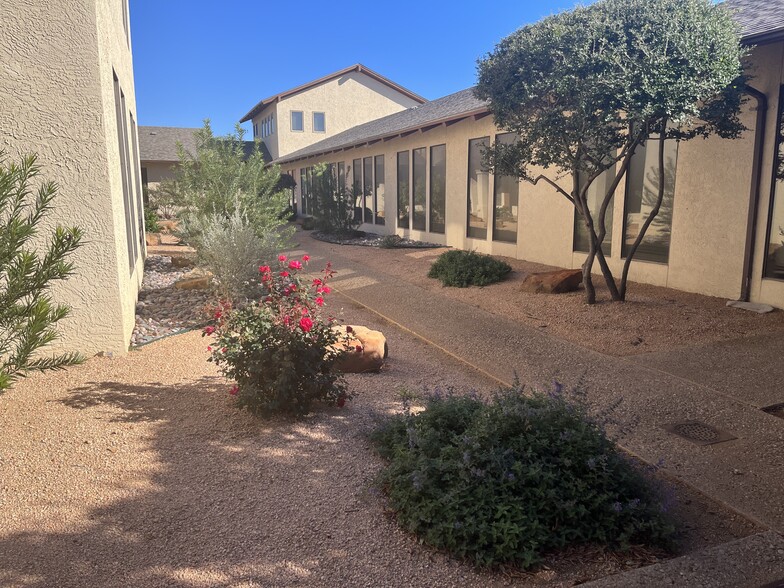 1215-1219 E South 11th St, Abilene, TX à louer - Photo de l’immeuble – Image 3 sur 9