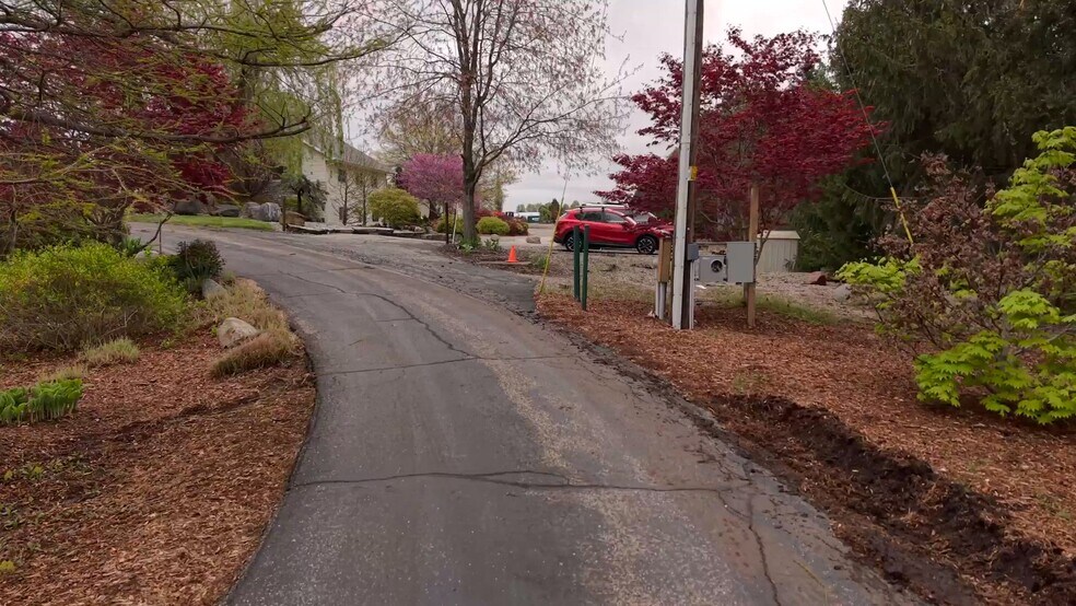 7884 Eastern Ave SE, Grand Rapids, MI à louer - Vidéo sur l’annonce professionnelle – Image 2 sur 36