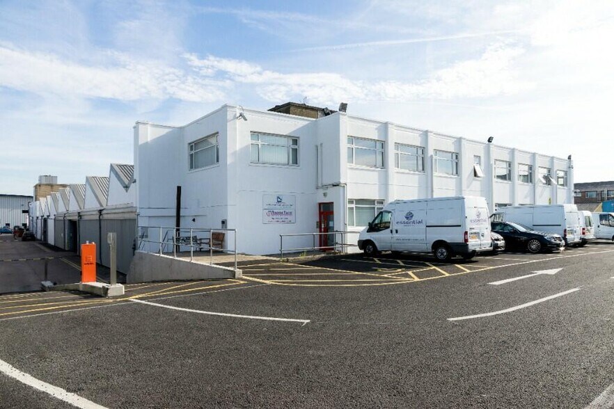 8 Lombard Rd, Londres à louer - Photo de l’immeuble – Image 3 sur 47