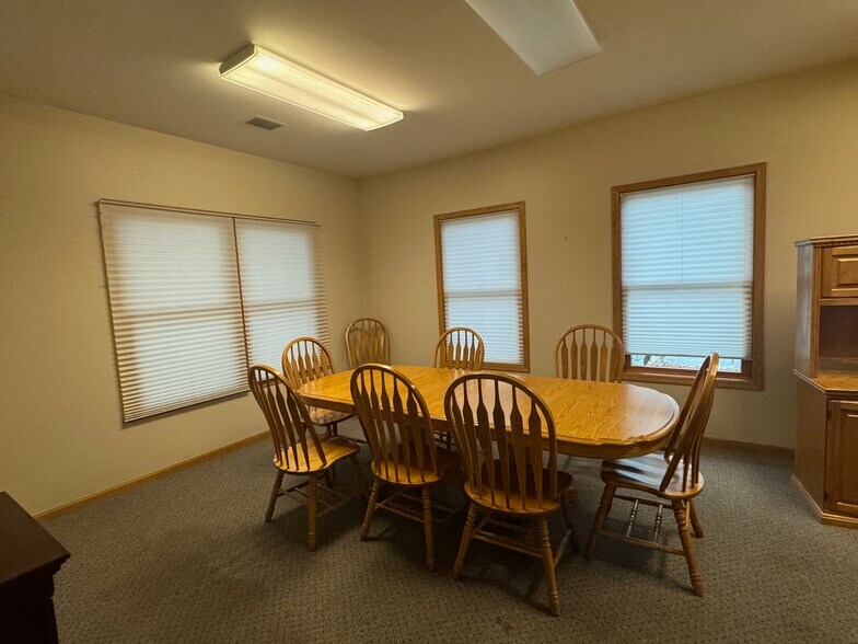 3300 Commerce Dr, Dekalb, IL à louer - Photo intérieure – Image 2 sur 22