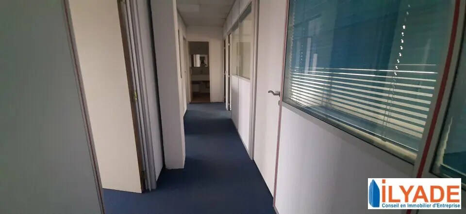 Bureau dans Vitrolles à louer - Photo de l’immeuble – Image 2 sur 6