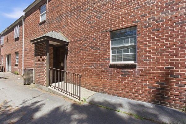 1501 Powhatan St, Fredericksburg, VA à vendre - Photo de l’immeuble – Image 3 sur 12
