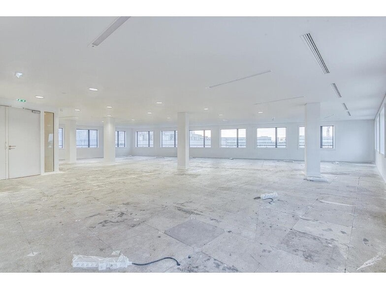 155 Rue Anatole France, Levallois-Perret à louer - Photo de l’immeuble – Image 3 sur 20