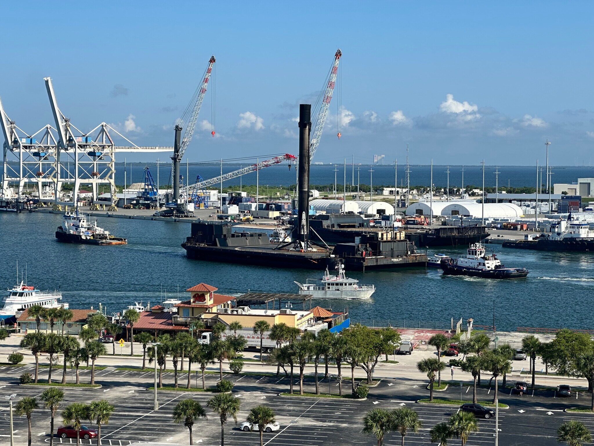 670 Dave Nisbet Dr, Port Canaveral, FL à louer Photo principale– Image 1 sur 6