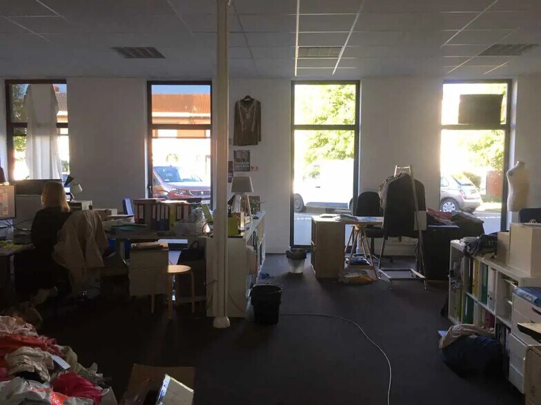 Bureau dans Wambrechies à louer - Photo intérieure – Image 2 sur 8