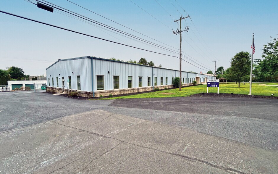 453 Lincoln St, Carlisle, PA à louer - Photo de l’immeuble – Image 3 sur 19