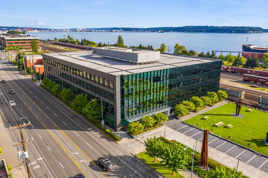 635 Elliott Ave W, Seattle, WA à louer - Photo de l’immeuble – Image 3 sur 5