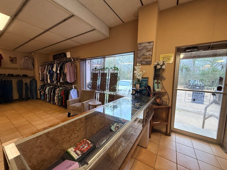 700-702 E Cherokee St, Jacksonville, TX à vendre - Photo intérieure – Image 2 sur 9