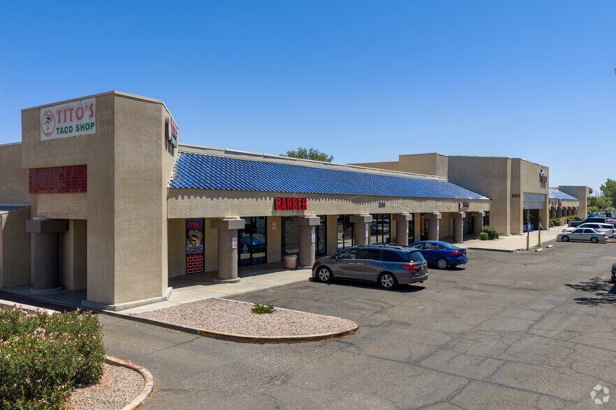 2650-2702 E University Dr, Mesa, AZ à louer - Photo de l’immeuble – Image 1 sur 28
