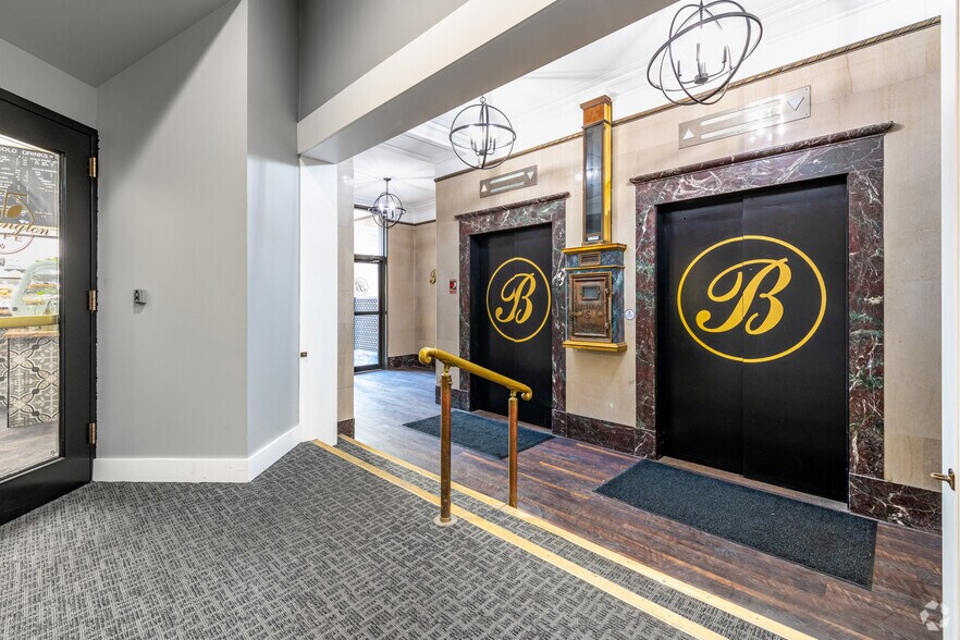 13 Park Ave W, Mansfield, OH à louer - Hall d’entrée – Image 3 sur 23