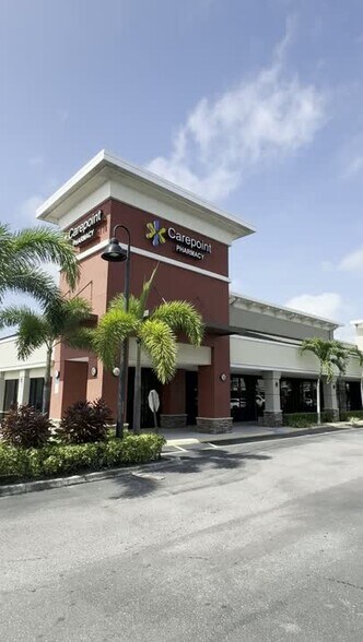 10781 Park Blvd, Seminole, FL à louer - Vidéo sur l’annonce professionnelle – Image 2 sur 12