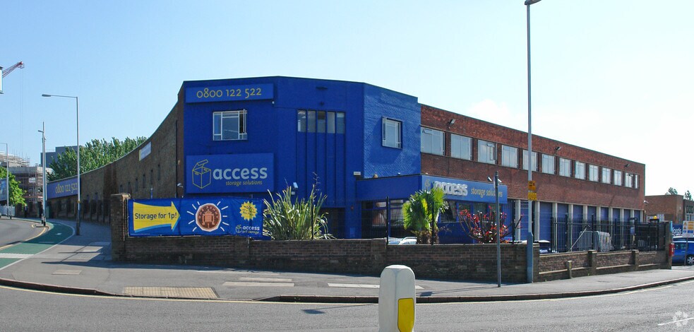Nestles Ave, Hayes à louer - Photo de l’immeuble – Image 3 sur 10