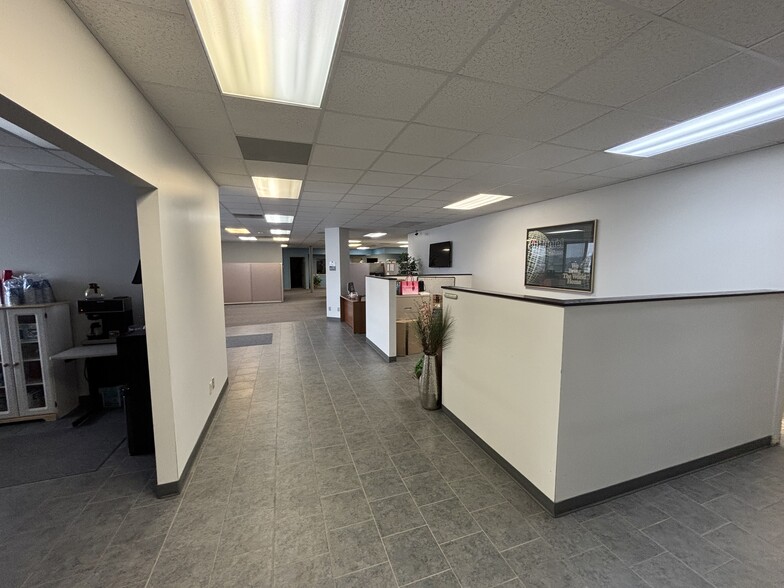 14109-14137 S St, Omaha, NE à louer - Photo de l’immeuble – Image 3 sur 5