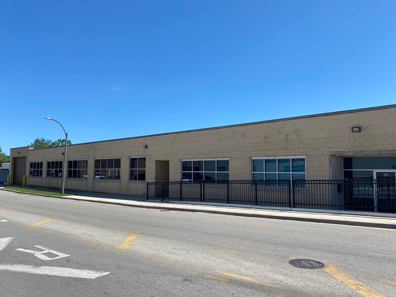 15 N 9th Ave, Maywood, IL à louer - Photo de l’immeuble – Image 2 sur 7