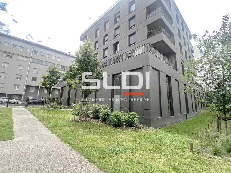 Local commercial dans Villeurbanne à louer - Photo de l’immeuble – Image 2 sur 5