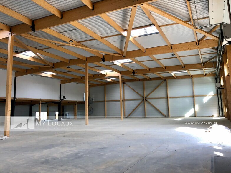 Industriel/Logistique dans Louvres à louer - Photo de l’immeuble – Image 3 sur 10