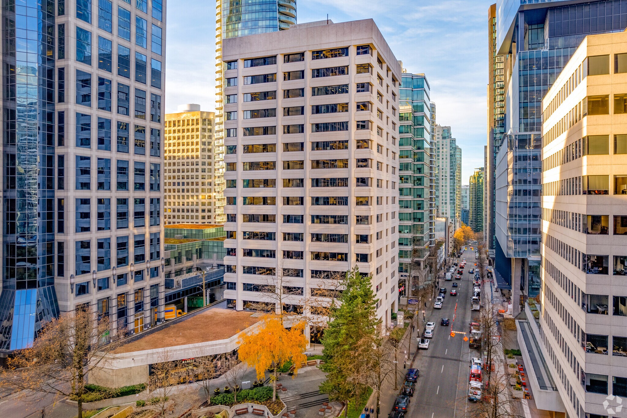 1100 Melville St, Vancouver, BC à louer Photo principale– Image 1 sur 16