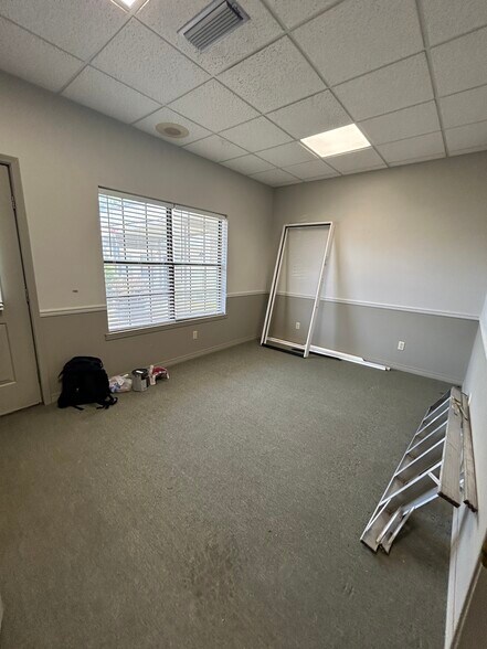 2400 W Michigan Ave, Pensacola, FL à louer - Photo intérieure – Image 3 sur 19