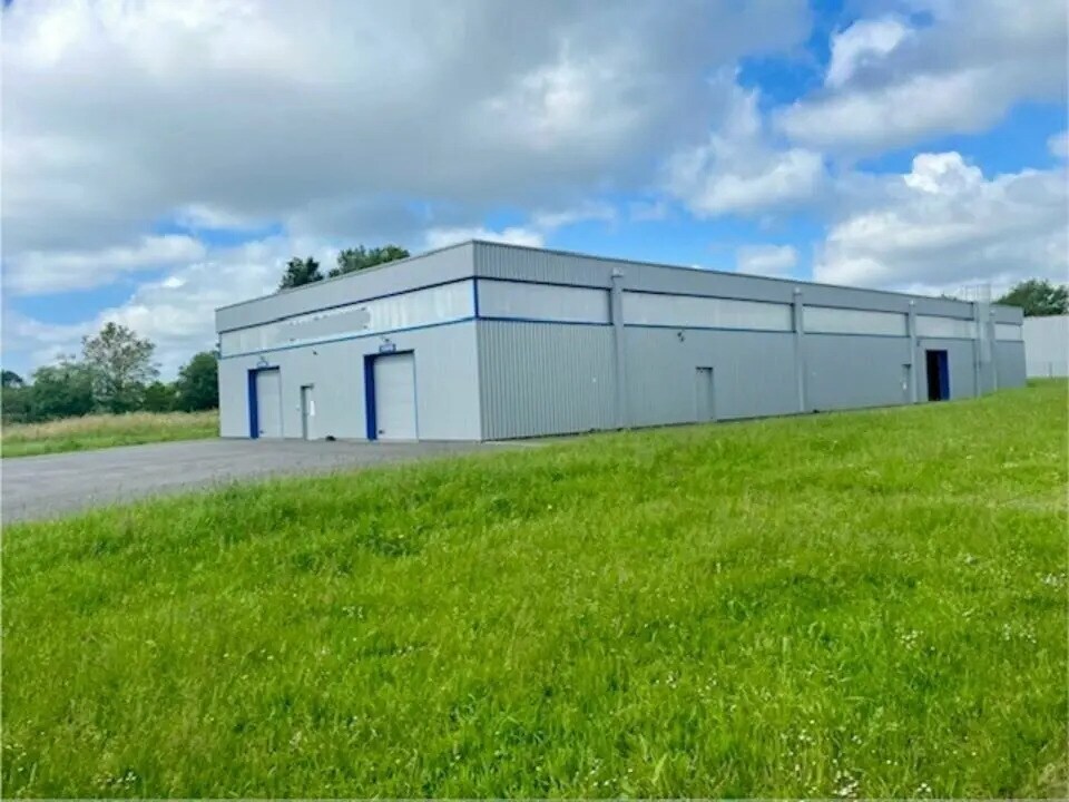 Bureau dans Allaire à louer Photo de l’immeuble– Image 1 sur 3