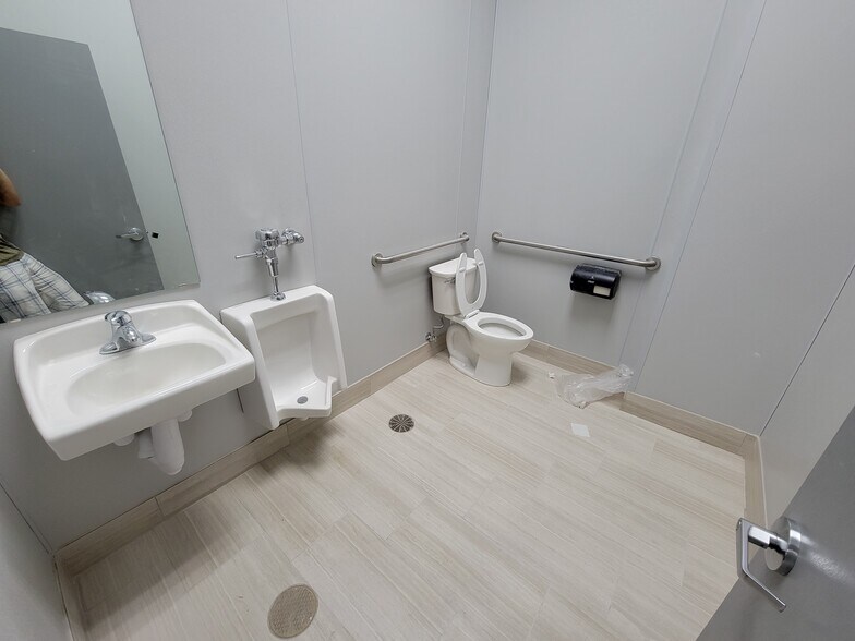 12462-12470 W Bellfort Blvd, Houston, TX à louer - Photo intérieure – Image 3 sur 7